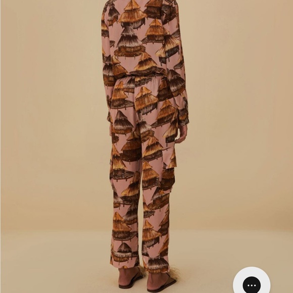 Farm Rio shuhu beige cargo pants - new with tags - Picture 2 of 6